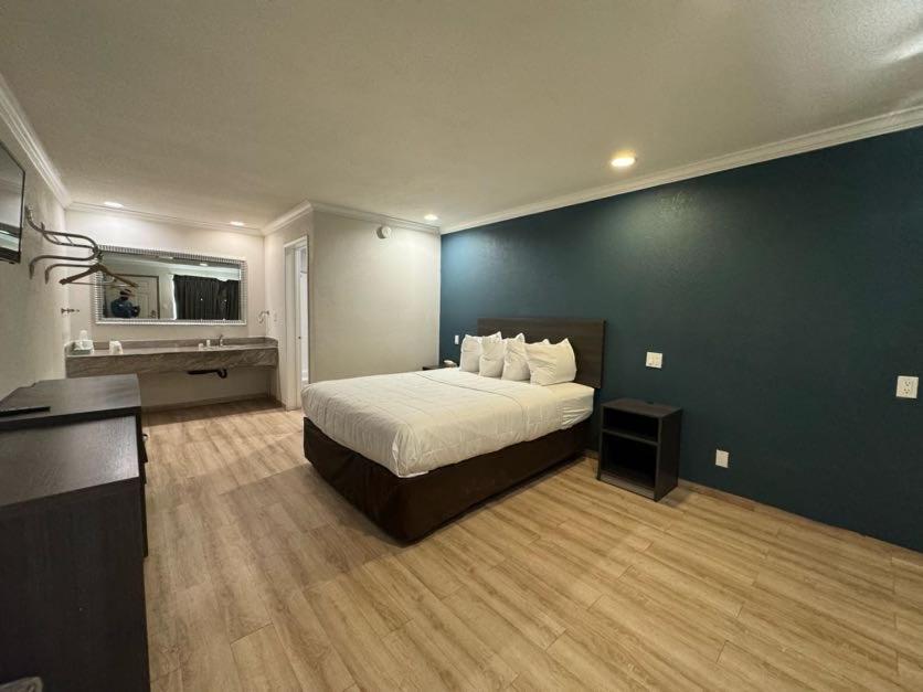 Hotel Baymont By Wyndham Bakersfield Exteriér fotografie